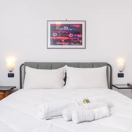Luxury In The Most Iconic Avenue Of Apartment